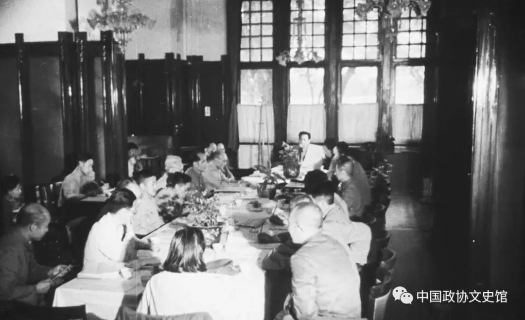 【以物述史】三次起稿，三次命名，这份文件为何如此重要？